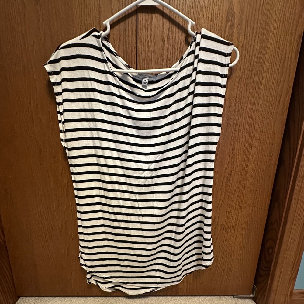 Green envelope Los Angeles black and white striped top, size Medium